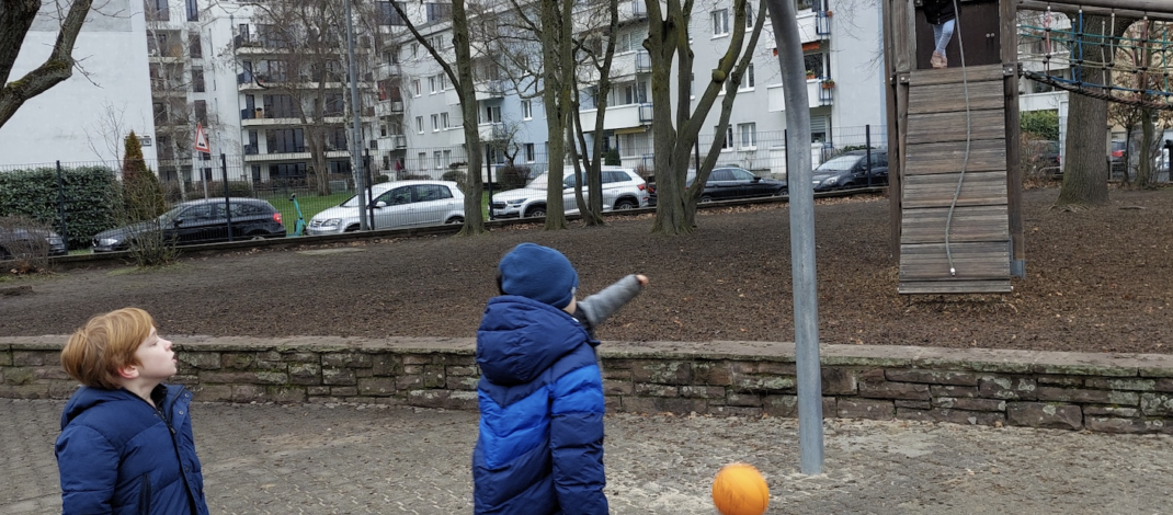 Ein Basketballkorb auf unserem Schulhof